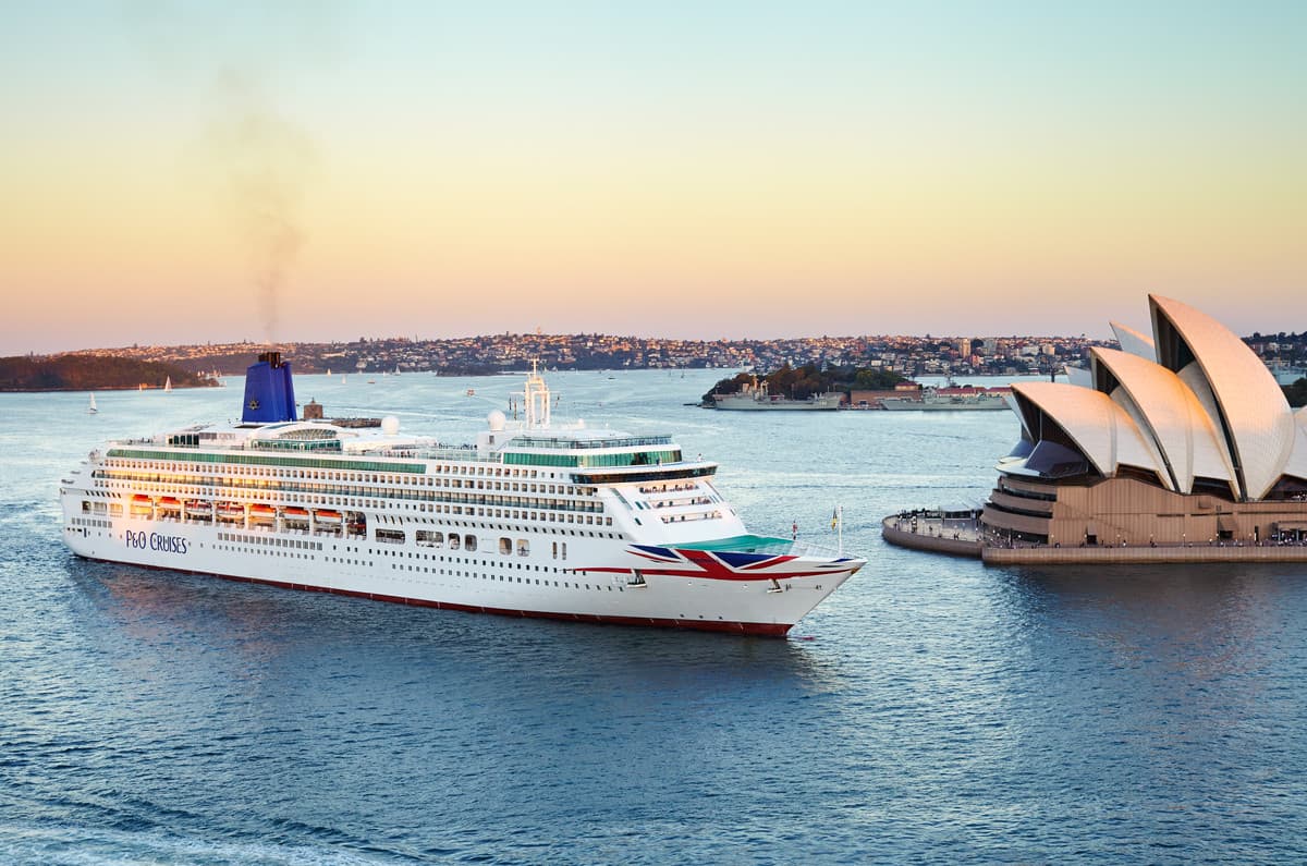 P&O Cruises cruise ship at sea